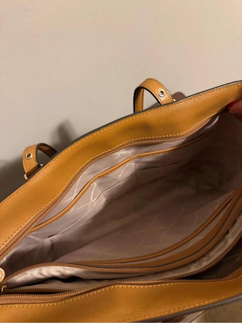 Michael Kors Voyager Medium Logo Tote Bag